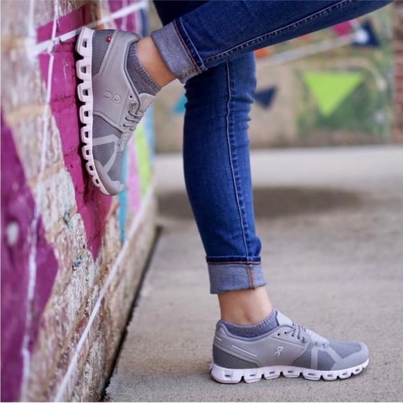 On Running - Picture 2 of 7